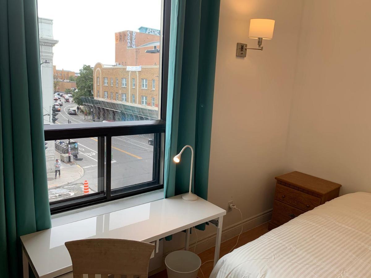 Chambres El Mediterraneo Rooms Montréal Eksteriør bilde